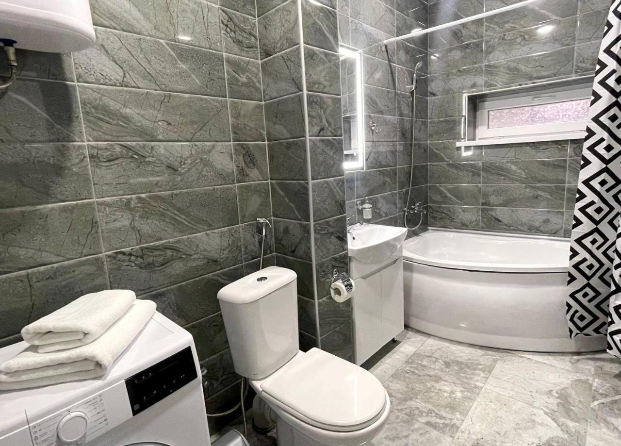 Kuznechnaya Street Apartment คาร์คิฟ ภายนอก รูปภาพ